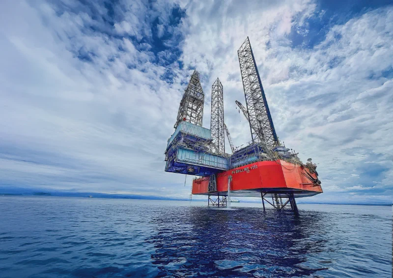 Dầu Brent đảo chiều sau đàm phán Mỹ-Iran, ba nhóm cổ phiếu hưởng lợi