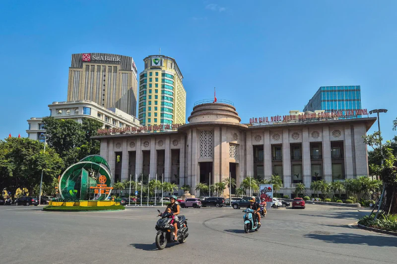 CPI đỉnh 5 năm, lãi suất vọt 9%: Lạm phát ăn mòn danh mục từ hai phía