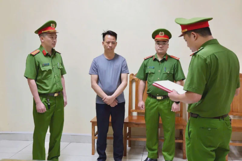 Cơ quan Cảnh sát điều tra tống đạt quyết định khởi tố bị can