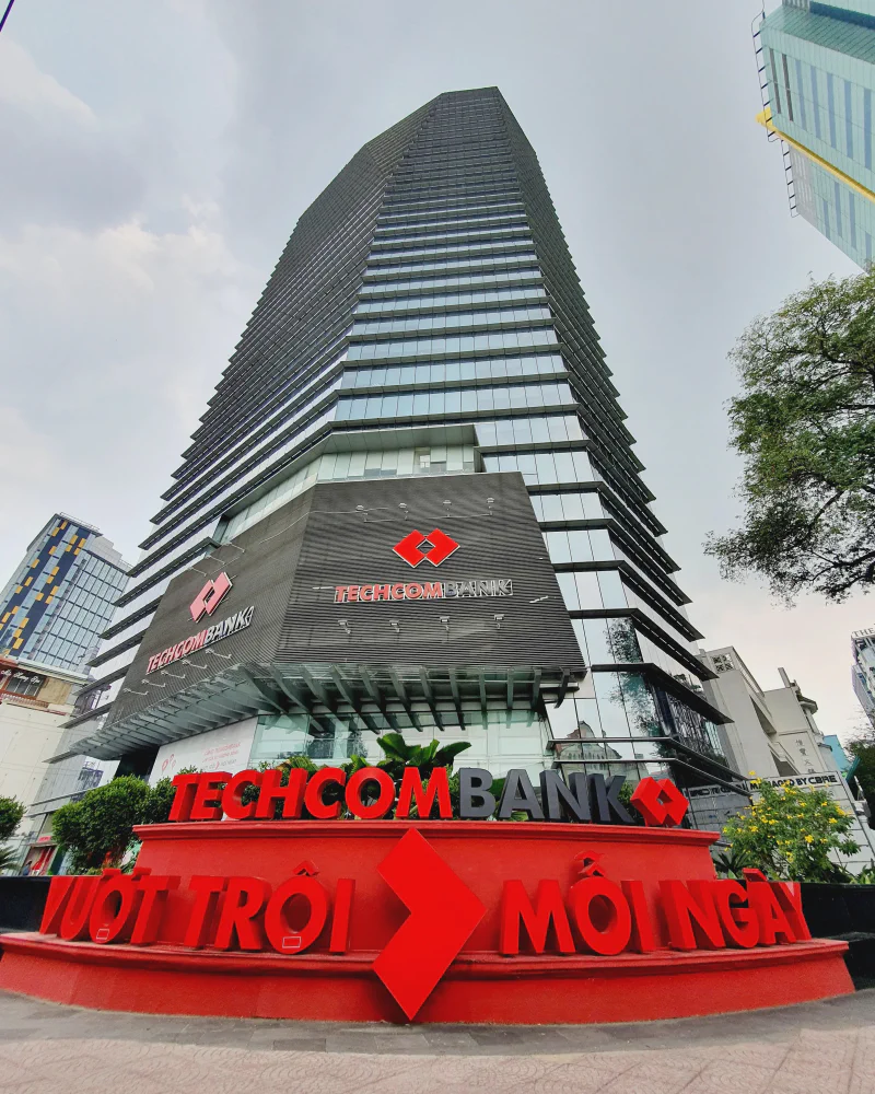 Trụ sở Techcombank — biểu tượng quy mô và vị thế ngân hàng tư nhân hàng đầu