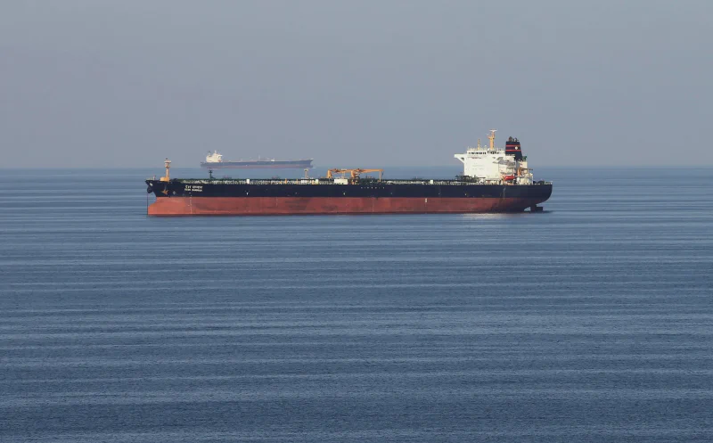 Brent 126 USD: Xăng, CPI và dư địa chính sách NHNN