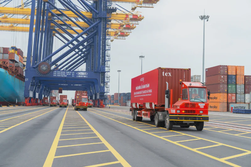 Export container port — a symbol of Vietnam&rsquo;s trade surplus