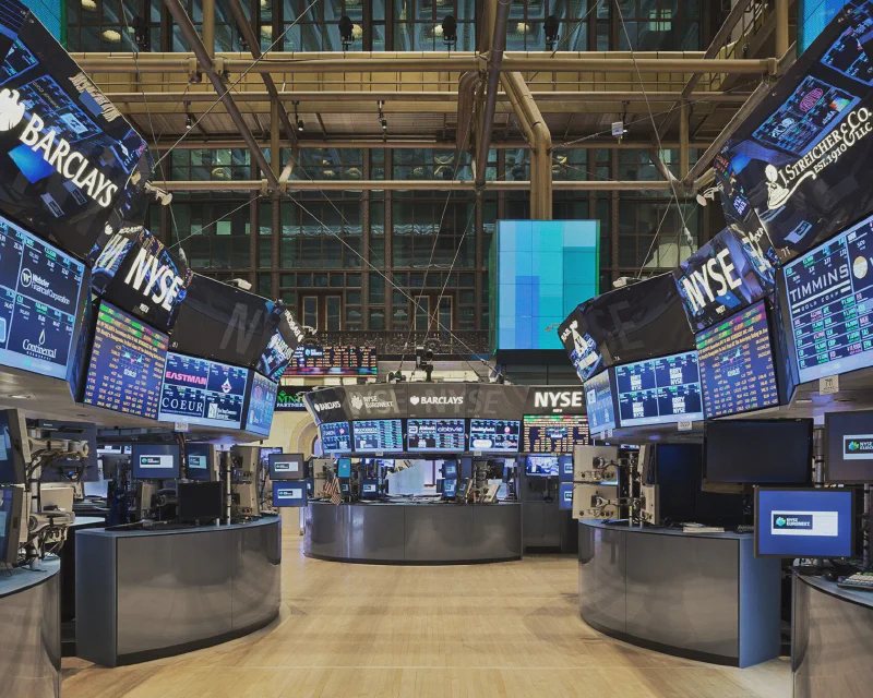S&P 500 Hits Record High, VN-Index Crosses 1,800 on 2 Stocks