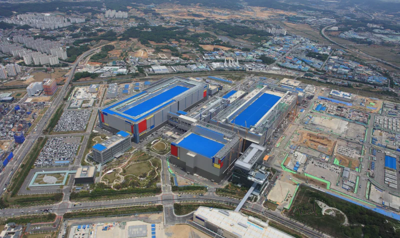 SK Hynix semiconductor plant, the primary driver behind KOSPI&rsquo;s surge to 6,226 points
