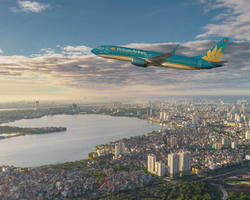 VietJet and Vietnam Airlines benefit from the jet-fuel drop
