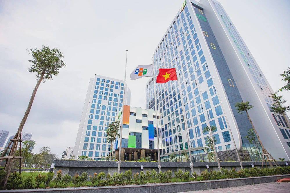 FPT Q1 PBT hits VND 2.8tn: Three positions in the AI cycle