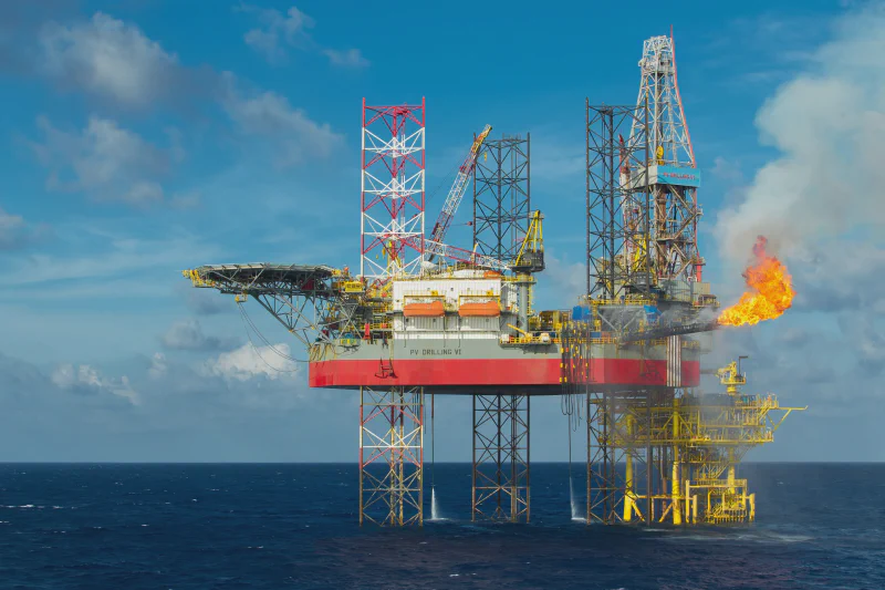 Offshore oil rig — Brent holding at USD 108/bbl supports revenue across Vietnam&rsquo;s upstream oil and gas names