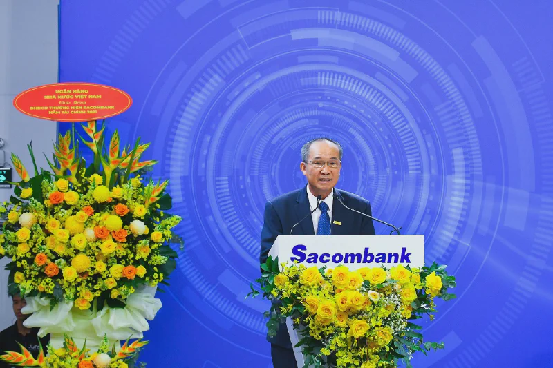 Mr. Duong Cong Minh, Chairman of the Board of Directors of Sacombank, speaking at the Annual General Meeting