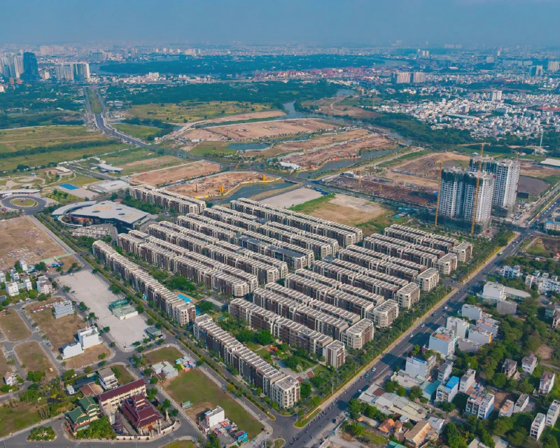 VND 381,000bn Infrastructure Push Splits HCMC Property Stocks