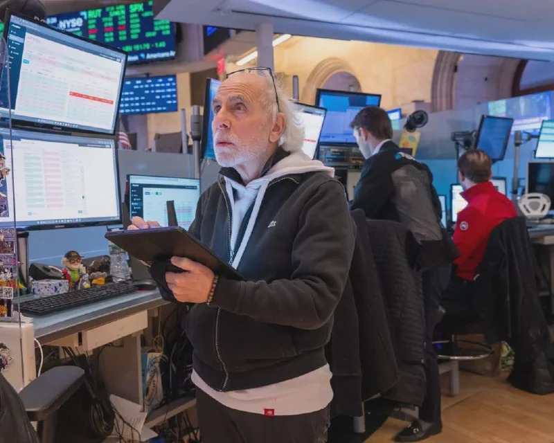 Wall Street Sets Record, U.S. Consumer Confidence Hits 74-Year Low