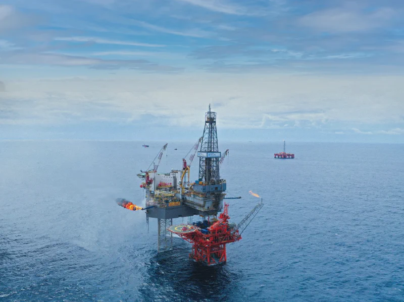 Oil Down 12%: Nikkei Hits Record, Vietnam Oil Stocks Sell Off